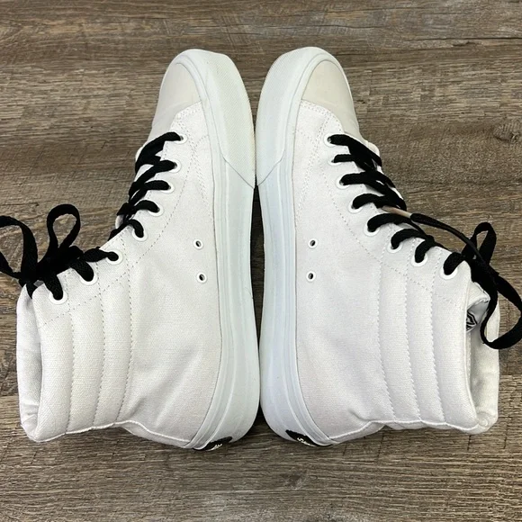 SOLD Straye Find Your Grind “The Future Belongs To The Misfits” Sneakers - Picture 8 of 10